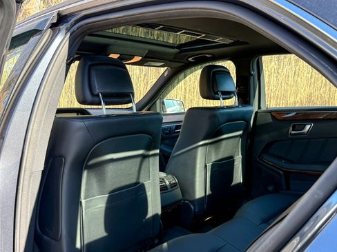 Used 2012 Mercedes-Benz E 350 4MATIC Sedan image 19