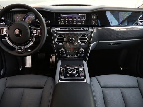 Certified 2026 Rolls-Royce Cullinan Black Badge AWD/4WD image 4