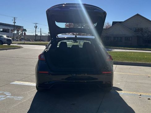 Used 2023 Honda Civic Sport image 8