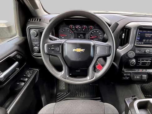 Used 2022 Chevrolet Silverado 2500 Custom w/ Custom Value Package AWD/4WD image 6