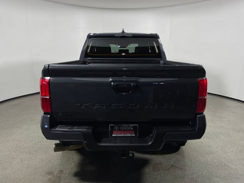 Certified 2025 Toyota Tacoma TRD Off-Road AWD/4WD image 4