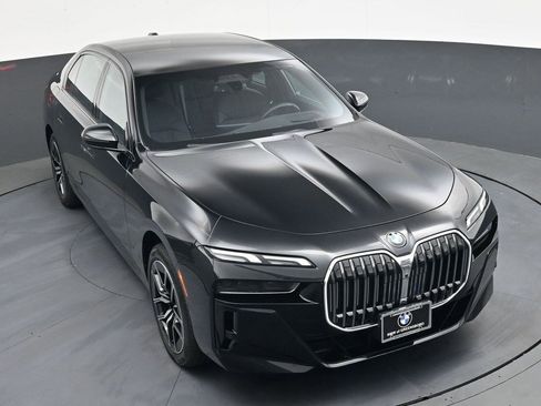 Used 2024 BMW 760i xDrive image 30