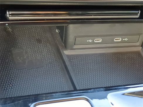 Certified 2024 Volkswagen Atlas SE image 24