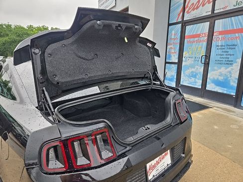 Used 2013 Ford Mustang Shelby GT500 RWD image 88