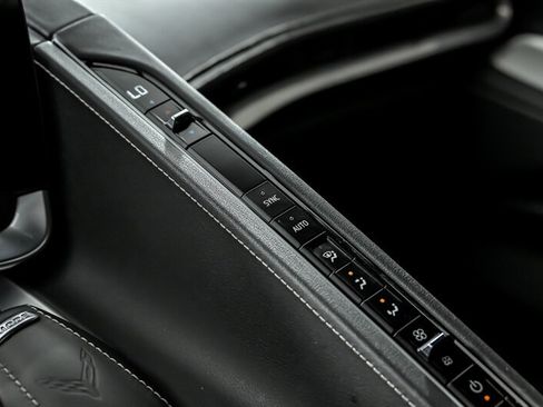 Used 2021 Chevrolet Corvette Stingray Coupe w/ Z51 Performance Package image 34