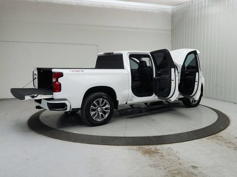 Used 2021 Chevrolet Silverado 1500 RST w/ Bed Protection Package AWD/4WD image 16