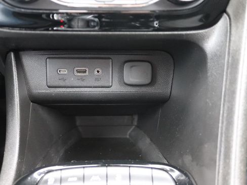 Used 2020 Buick Encore GX Preferred w/ Cold Weather Comfort Package AWD/4WD image 32