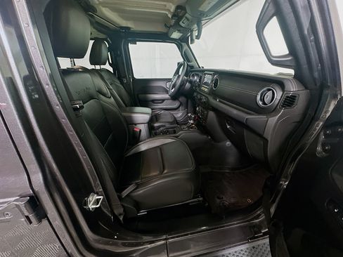 Used 2023 Jeep Wrangler Unlimited Sahara AWD/4WD image 31