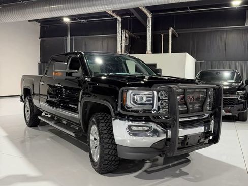 Used 2018 GMC Sierra 1500 SLT AWD/4WD image 2