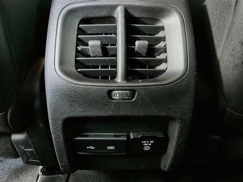 Used 2020 Jeep Cherokee Limited FWD image 12