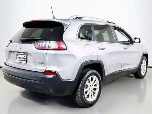 Used 2019 Jeep Cherokee Latitude w/ Popular Appearance Group image 4