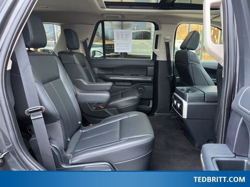Used 2022 Ford Expedition XLT image 20