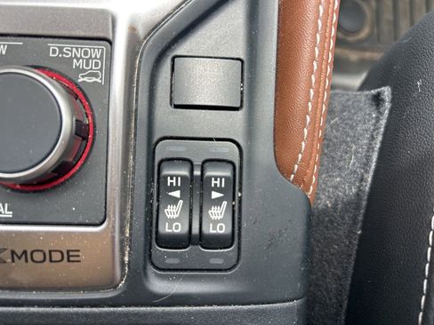 Used 2023 Subaru Forester Touring AWD/4WD image 12
