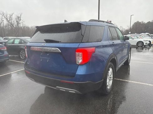 Used 2022 Ford Explorer XLT w/ Equipment Group 202A image 8