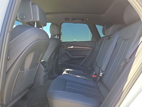 Used 2025 Audi Q5 e Premium Plus w/ Premium Plus Package image 13