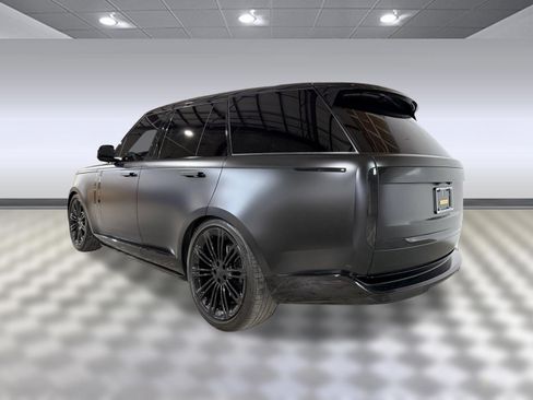 Used 2024 Land Rover Range Rover SE AWD/4WD image 3