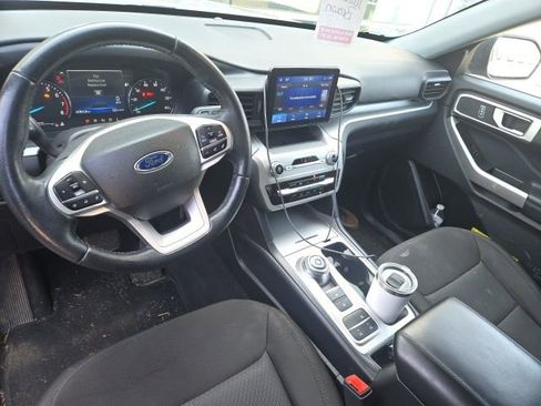 Used 2022 Ford Explorer XLT w/ Class IV Trailer Tow Package image 7