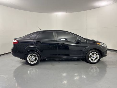 Used 2019 Ford Fiesta SE FWD image 35