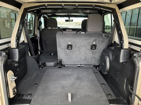 Used 2022 Jeep Wrangler Unlimited Sport AWD/4WD image 15