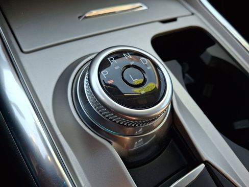 Certified 2022 Ford Explorer XLT w/ Equipment Group 202A image 15