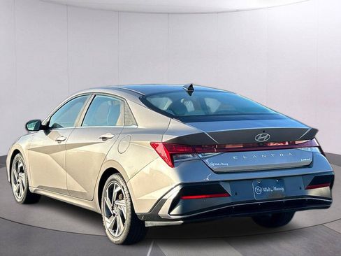 Used 2024 Hyundai Elantra Limited FWD image 3