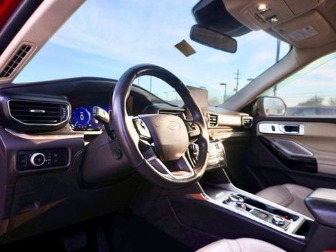 Used 2021 Ford Explorer Platinum w/ Equipment Group 601A image 17