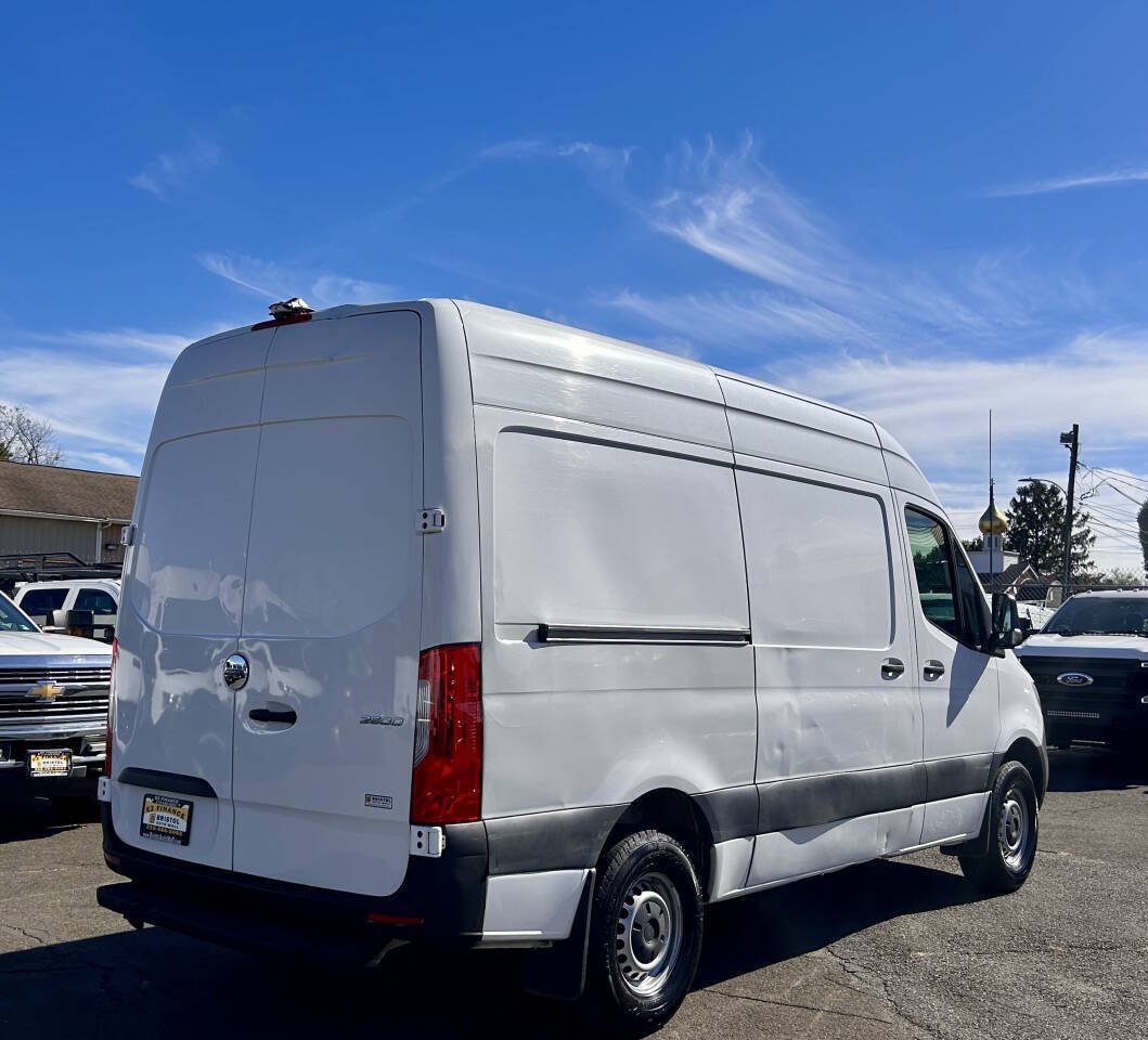 Used 2021 Freightliner Sprinter 2500 RWD image 5