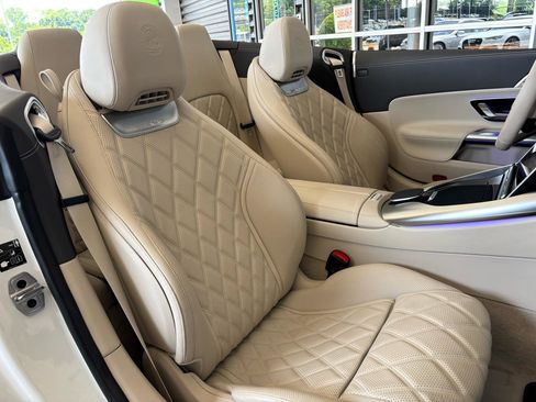 Used 2022 Mercedes-Benz SL 63 AMG 4MATIC image 31