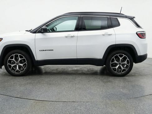 Used 2025 Jeep Compass Limited image 5