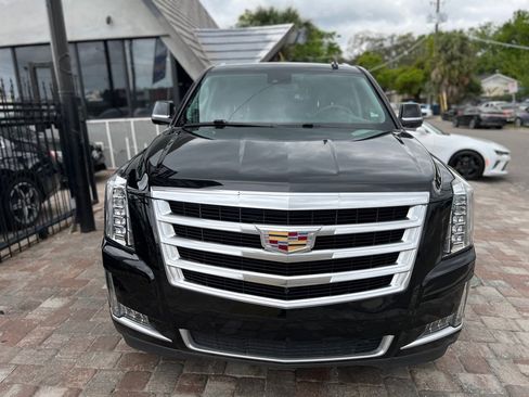 Used 2020 Cadillac Escalade ESV Luxury image 3