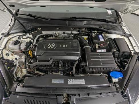 Used 2017 Volkswagen Golf Alltrack S image 31
