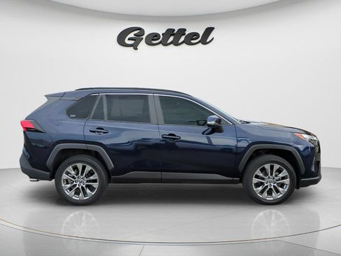 Used 2022 Toyota RAV4 XLE Premium FWD image 4