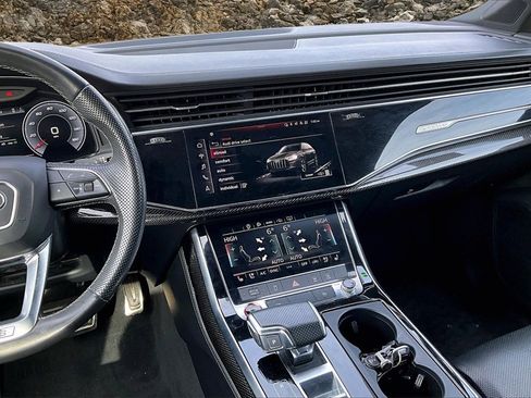 Used 2022 Audi SQ7 Premium Plus w/ SQ7 Executive Package image 6