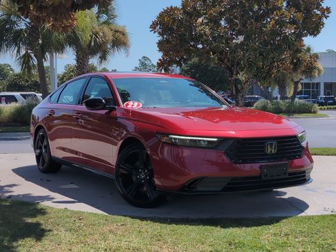 Used 2023 Honda Accord Sport image 2
