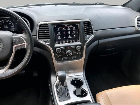 Used 2018 Jeep Grand Cherokee Altitude RWD image 7