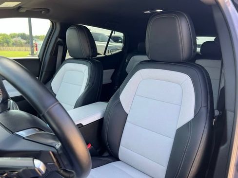 Used 2025 Chevrolet Equinox EV LT FWD image 11