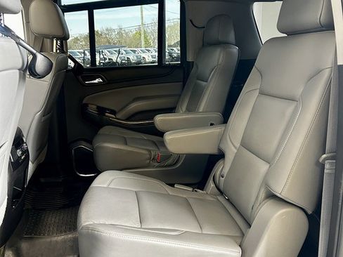 Used 2015 Chevrolet Suburban LT image 17