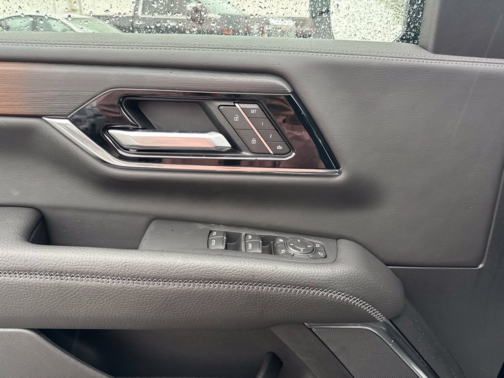 New 2027 GMC Yukon Denali w/ Denali Reserve Package AWD/4WD image 13