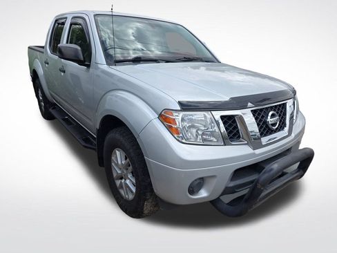 Used 2019 Nissan Frontier SV AWD/4WD image 3