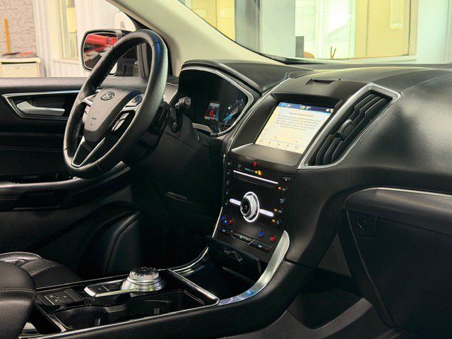 Used 2019 Ford Edge Titanium w/ Equipment Group 301A AWD/4WD image 10