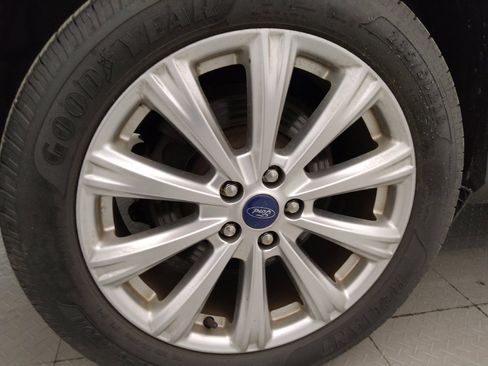 Used 2017 Ford Escape Titanium AWD/4WD image 31