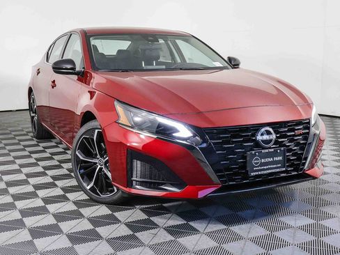 New 2025 Nissan Altima 2.5 SR image 1