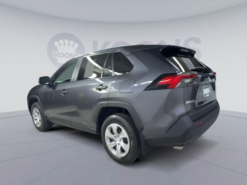 Used 2024 Toyota RAV4 LE AWD/4WD image 8