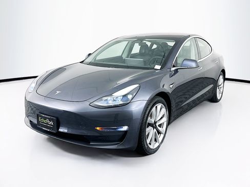 Used 2018 Tesla Model 3 Long Range RWD image 3