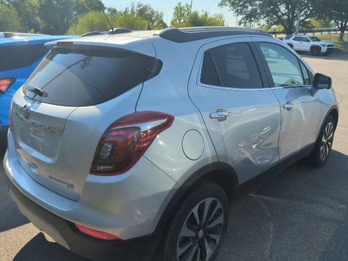 Used 2022 Buick Encore Preferred w/ Safety Package AWD/4WD image 4