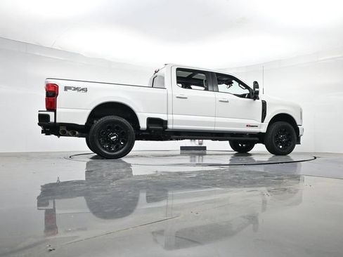 New 2026 Ford F250 Lariat w/ Black Appearance Package AWD/4WD image 32