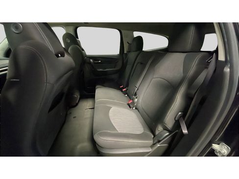 Used 2015 Chevrolet Traverse LT w/ Style and Technology Package image 16