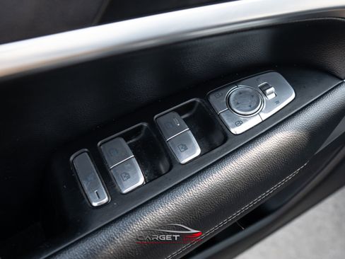 Used 2022 Genesis G70 2.0T image 35