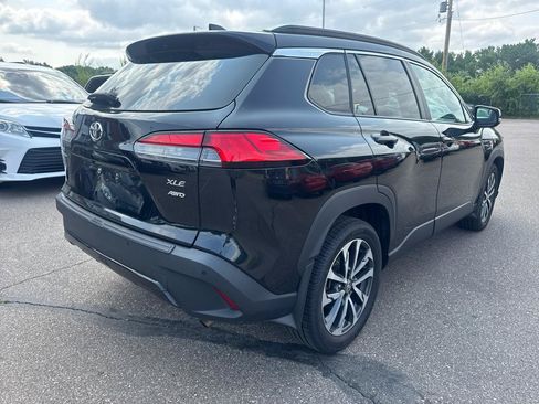 Used 2022 Toyota Corolla Cross XLE w/ Convenience Package AWD/4WD image 5