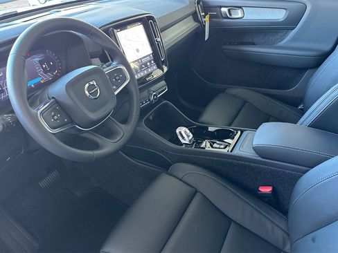 New 2026 Volvo XC40 B5 Ultra w/ Climate Package image 11